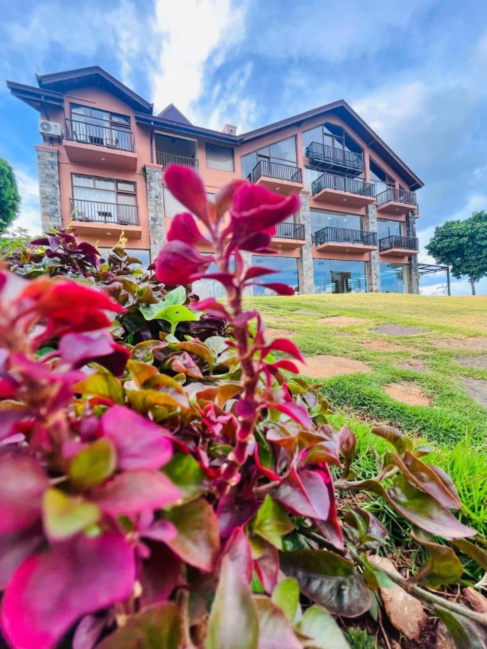 Marabedda Gardens Resort Rikillagaskada Ngoại thất bức ảnh